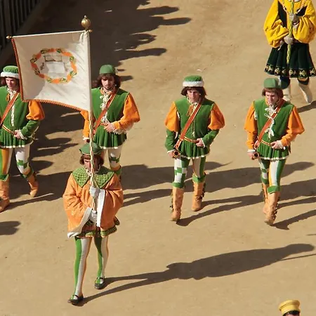 Casacenti Bed and Breakfast *